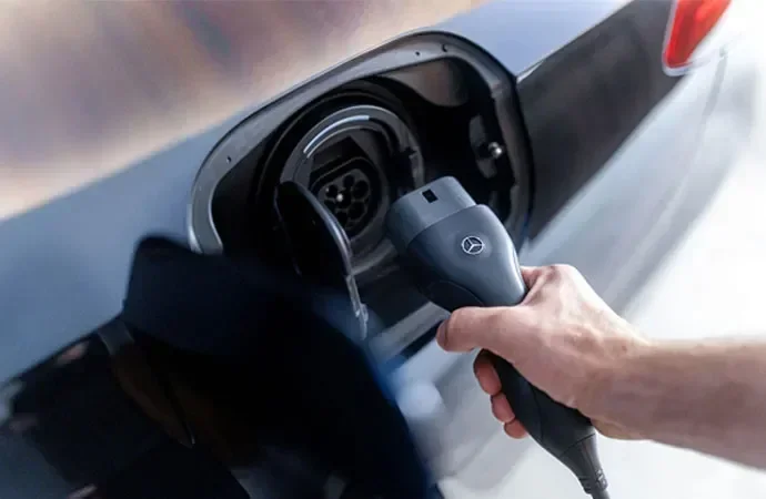 Must Have Features for Premium Plug in Hybrid 2025